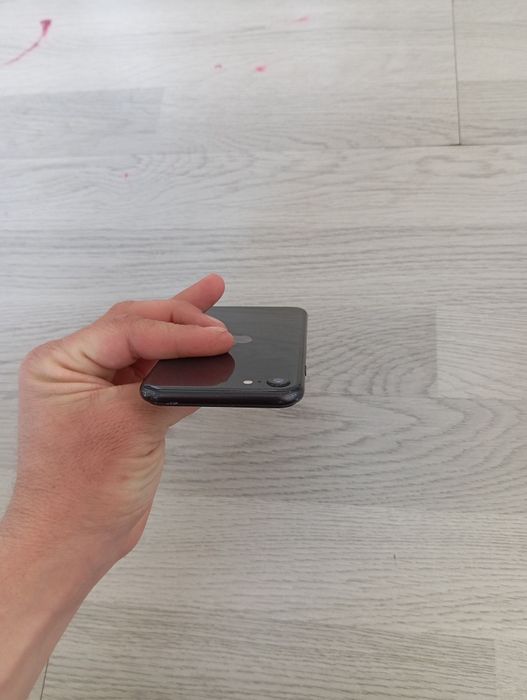 iPhone SE 128GB 128GB!