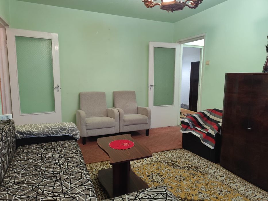 Apartament de închiriat cu 3 camere în zona Calea Sagului