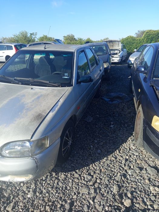 Форд Ескорт 1.6 бензин