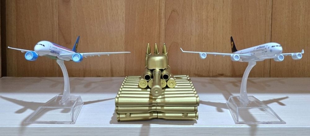 Продаются металлические самолёты