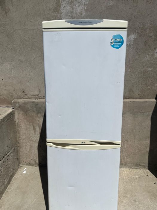 Продается холодильник !