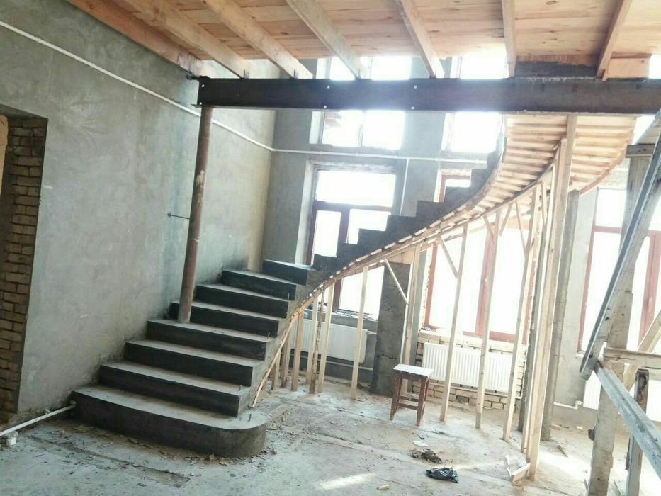 Бетонная лестница