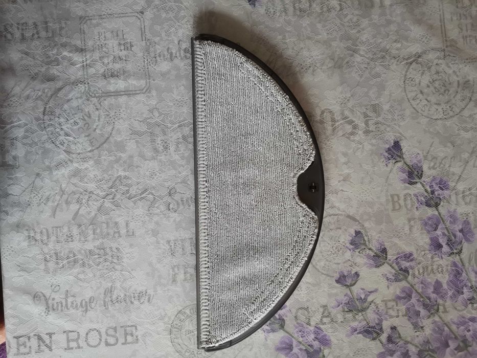 Прахосмукачка робот с МОП