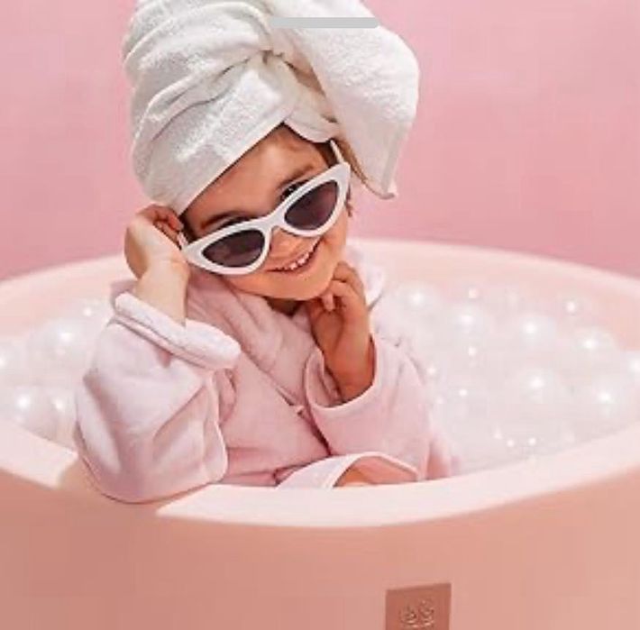 Meow baby нов луксозен ръчно израбоетен басейн с 300 топки