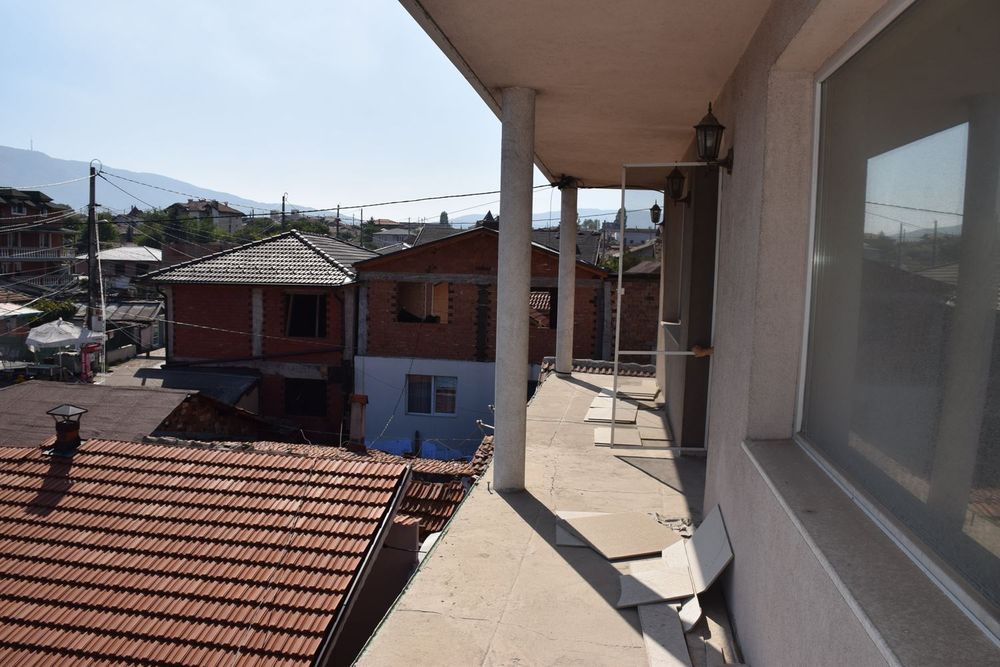 Триетажна къща! ж.к."Красна Поляна 2"!