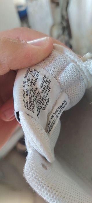 Vand adidasi Nike AF1