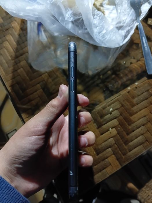 Продам Iphone 11
