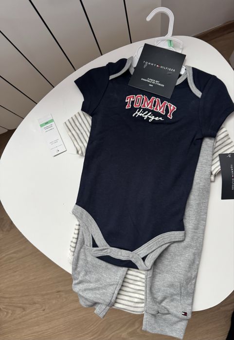 Tommy Hilfiger - комплект от 3 части
