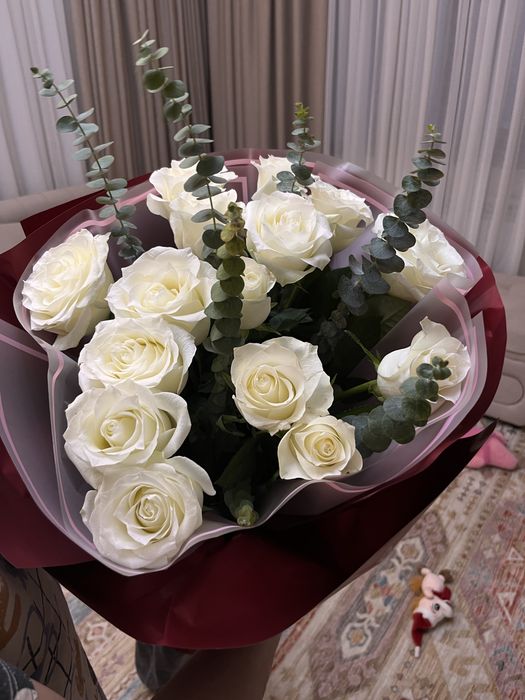 Белые розы большие