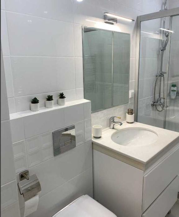 Дава се под наем Двустаен апартамент в к.к. Св.Св. Константин и Елена - 77 кв.м за 1000 € - Снимка #9