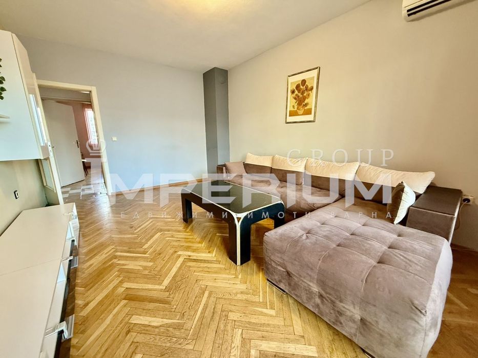 Тристаен обзаведен апартамент под наем в района на Базар Левски, гр.