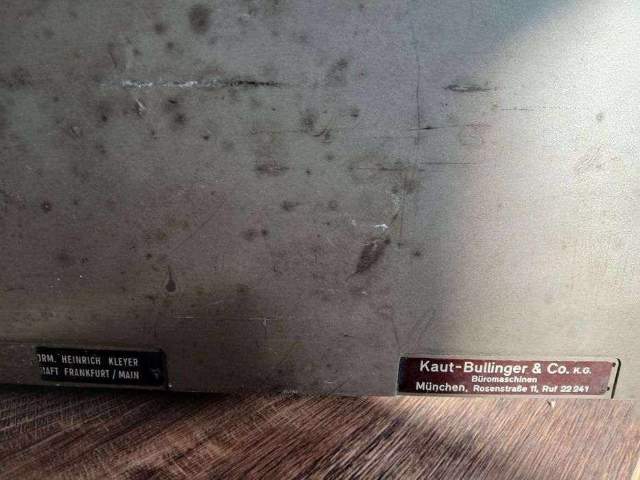 Стара пишеща машина