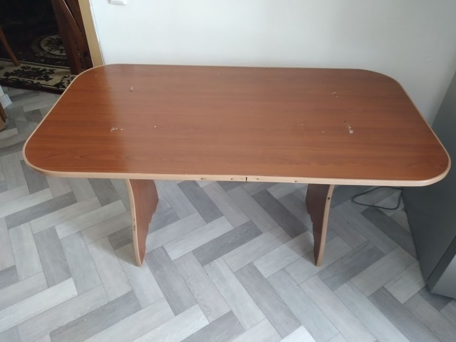 Отдам даром стол