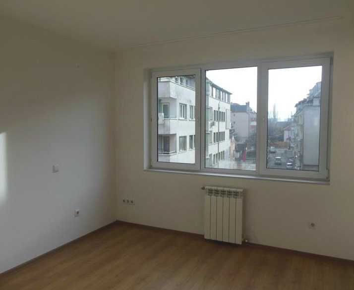 Дава се под наем Тристаен апартамент в София, Редута - 110 кв.м за 698.19 € - Снимка #2