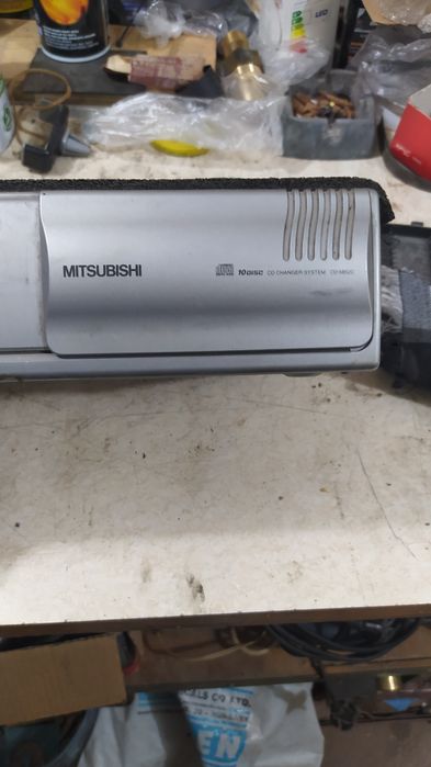 CD changer за Mitsubishi l200