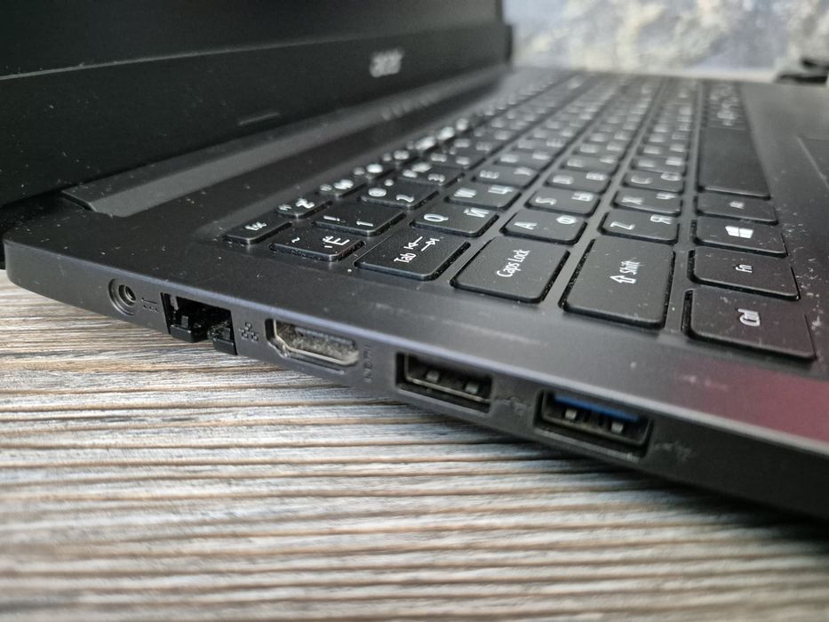 Ноутбук Acer\ОЗУ 8гб\SSD\для работы норм