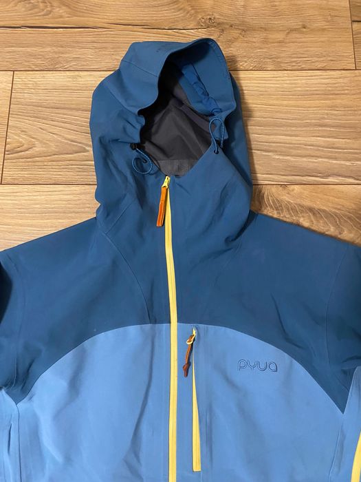 Jachetă PYUA ClimaLoop Recco , stare impecabila , pentru dame M