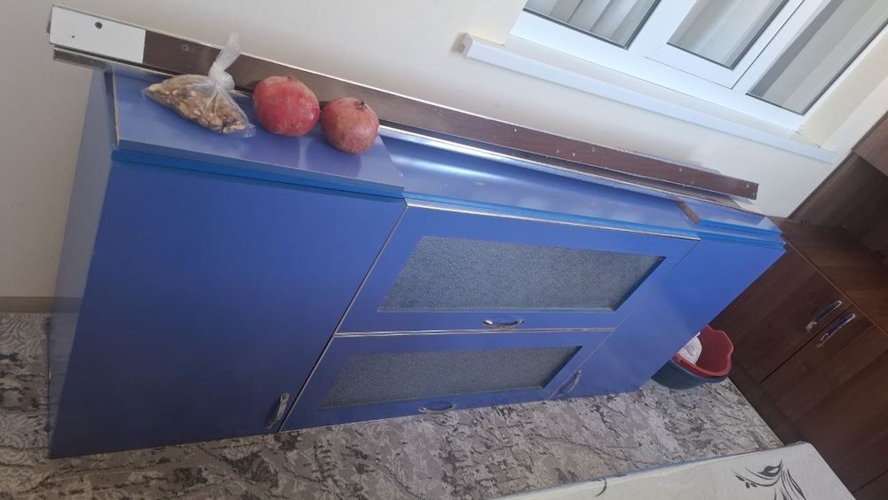 Шкафчик весячий и