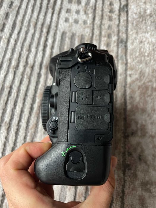 Nikon D5 - 75k cadre