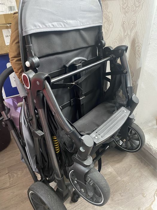 Продам коляску Teknum