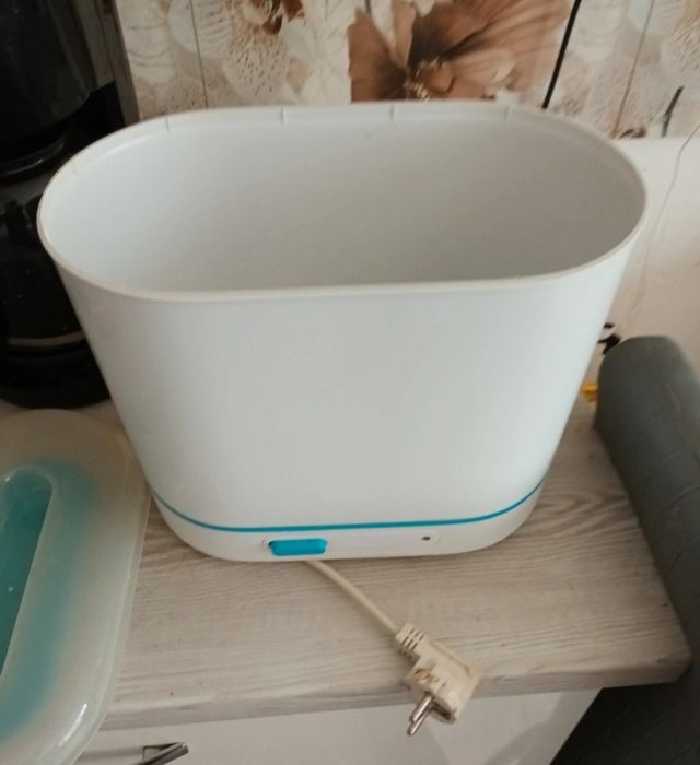 Sterilizator de biberoane