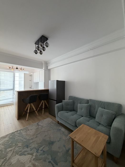 Inchiriez apartament