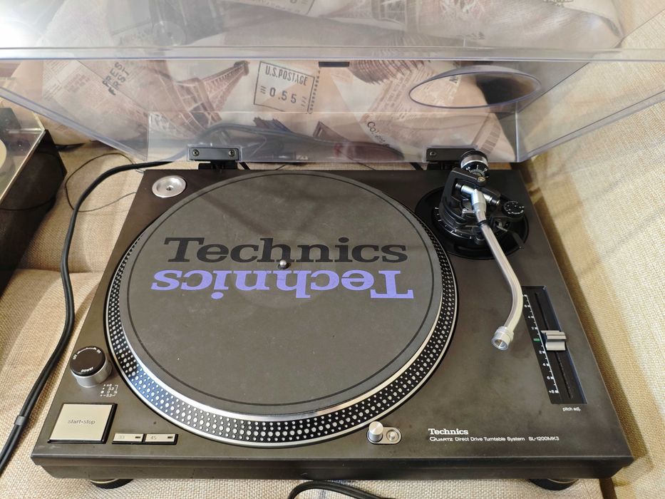 Проигрыватель виниловых дисков Technics SL-1200 mk3d