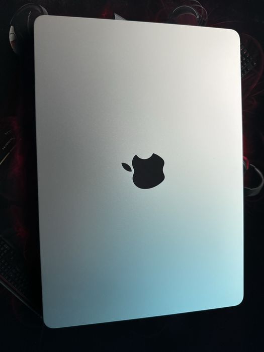 MacBook Air M3  16/256