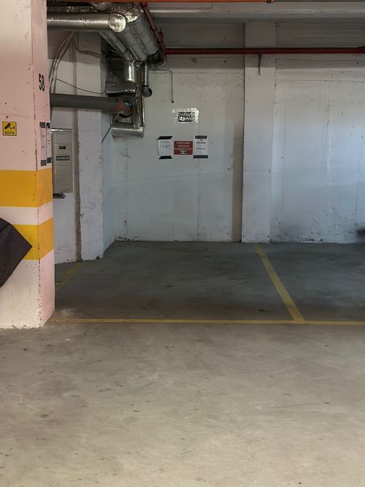 Închiriez locuri de parcare subterane Ring residence