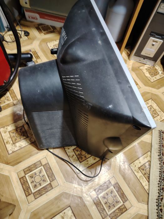 Телевизор б/у—шный