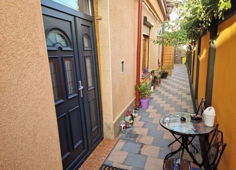 Casa de vânzare din cărămidă zona centrală!