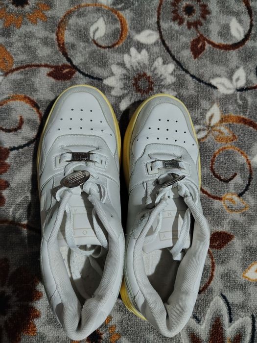 Adidași Tommy Hilfiger