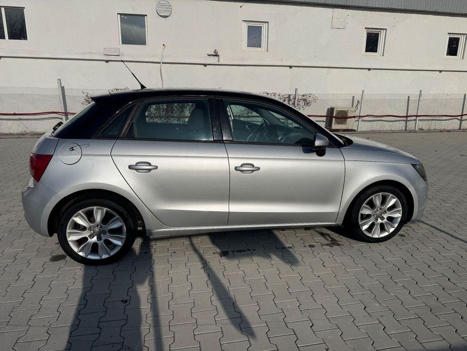 Audi A1 Sportback Audi A1 1.6 TDI (2012)
