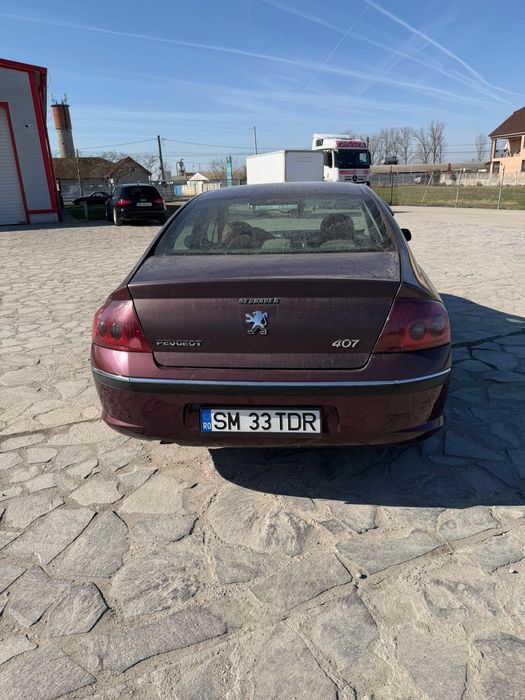 Se vinde masina personala Peugeot 407.