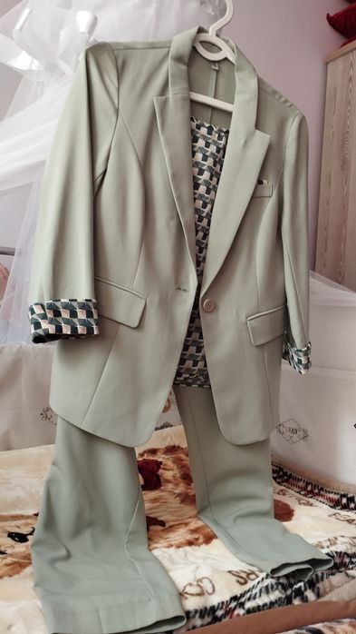 Тройка костюм женский