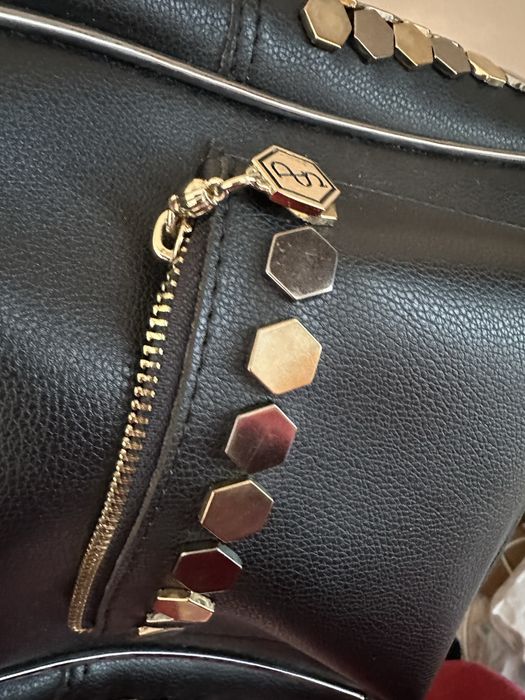 Елегантна кожена раничка, черна с дълги дръжки