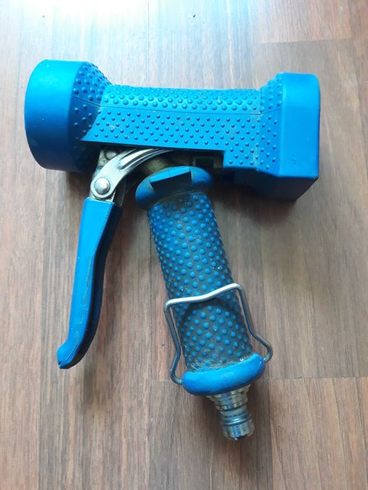 Vând pistol pentru spălare VIKAN