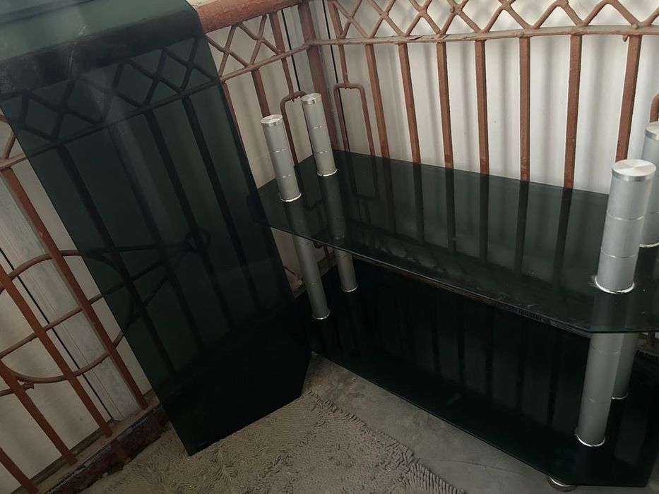 Стеклянный стол б/у 5500тн