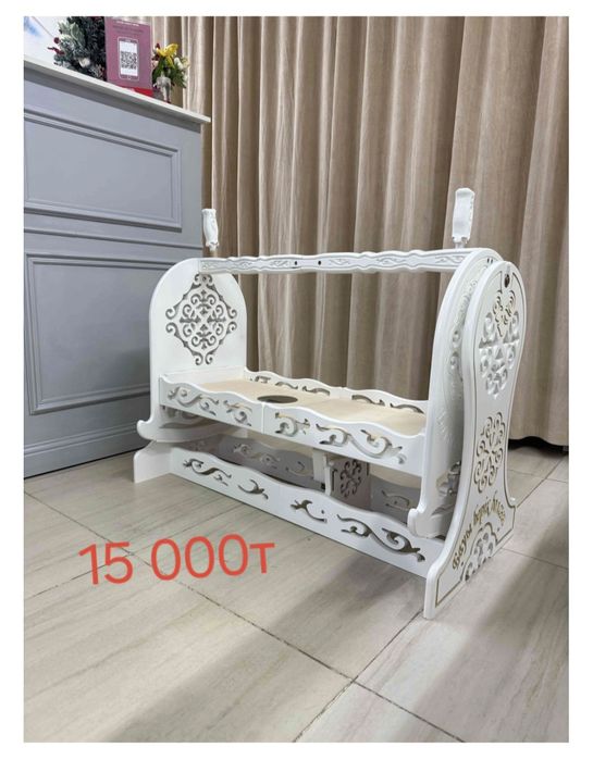 Продам   2  бесика в отличном состоянии