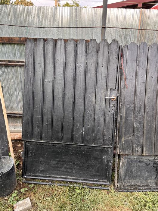 Vand porti gard fier cu lemn