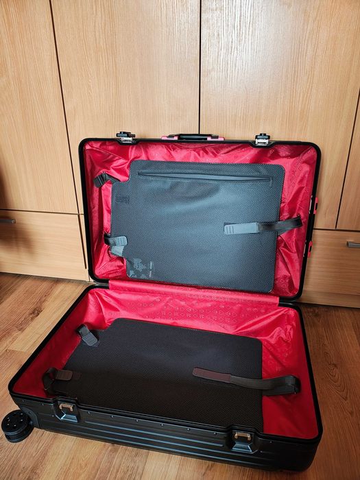 Голям Куфар за чекиран багаж, марков PokerStars, заключващ механизъм