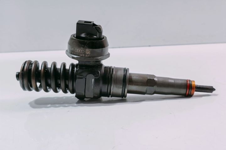 Injector   Injector CC / 2.5 tdi 07Z130073N Volkswagen VW Transporter