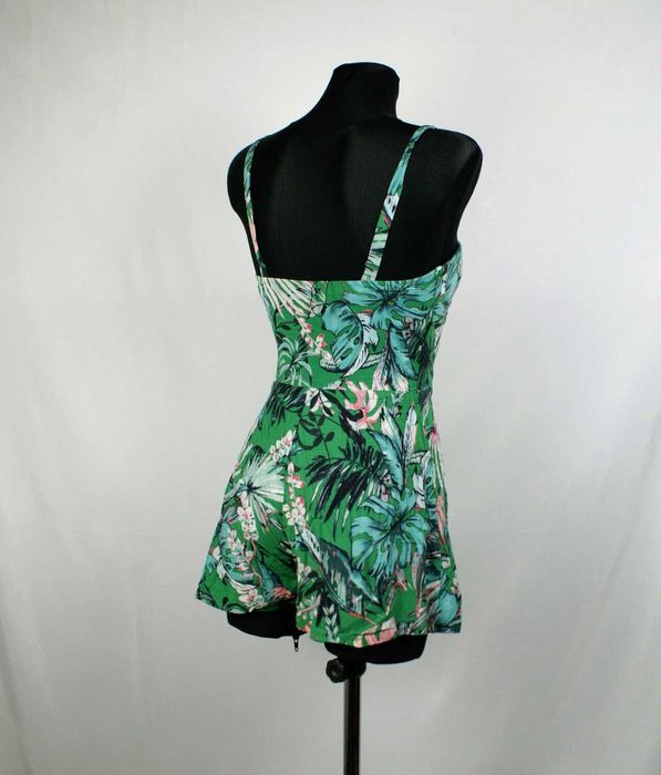 Salopetă scurtă tropicală verde, mărimea S – purtată o singură dată