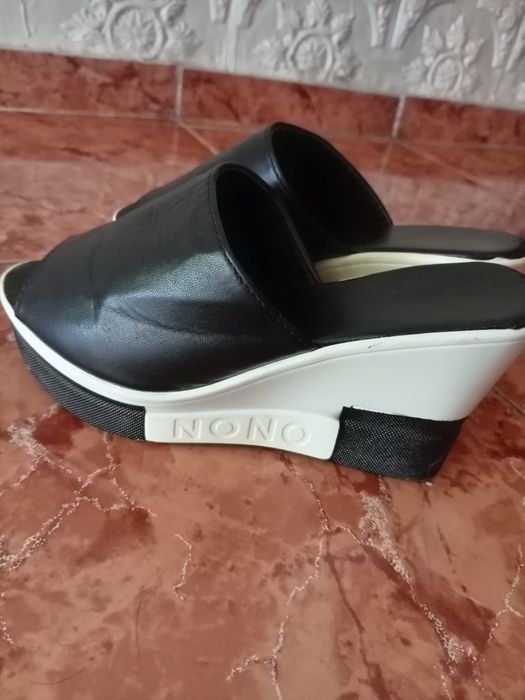 Papuci cu Talba inalta de piele