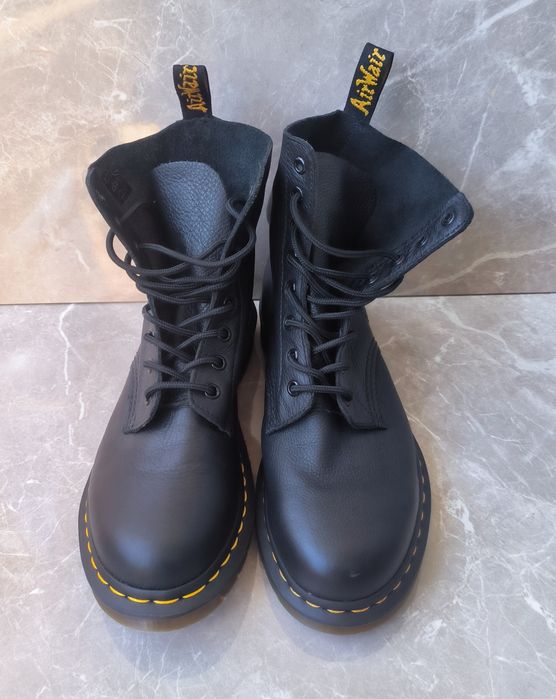 Dr. Martens номер 40