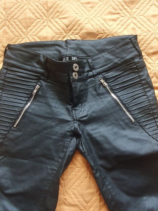 Pantaloni imitatie piele