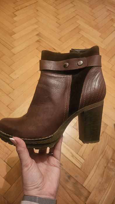 Чисто нови дамски боти.