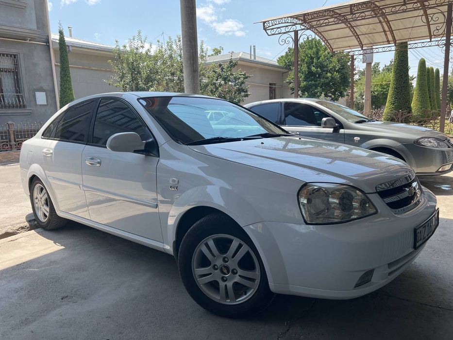 Lasetti 1.8  2011  2-pozitsya