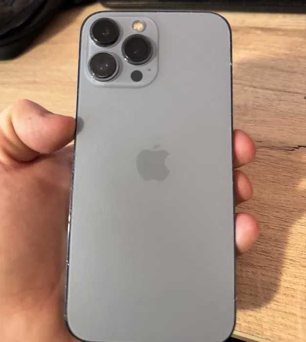 Продавам iPhone 13 Pro Max 512Gb 340 ЕВРО