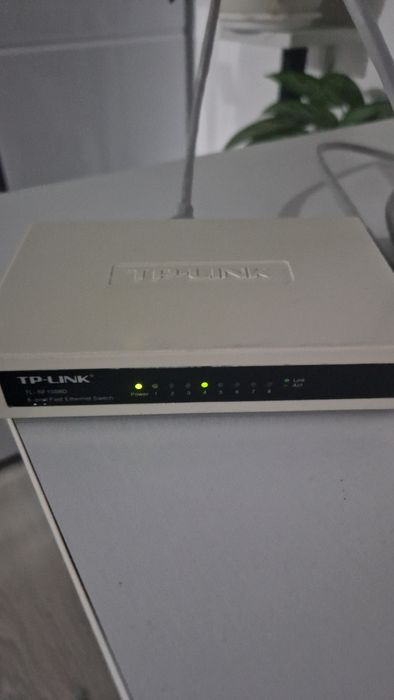 Коммутатор TP-link